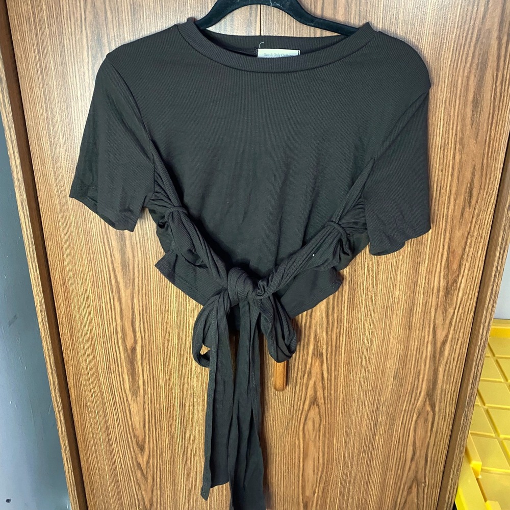 One&Only Clothing Ribbed Tie Front Top Womens Large Brown Short Sleeve Crew Neck